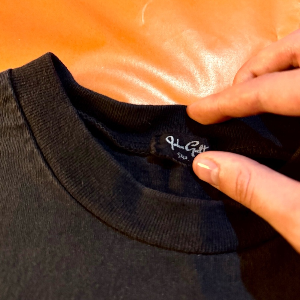 Brandy Melville Dragon Tee, Cropped, Black - Picture 4 of 5